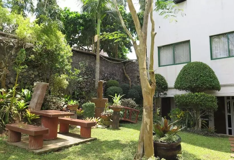 Hotel Emiramona Garden