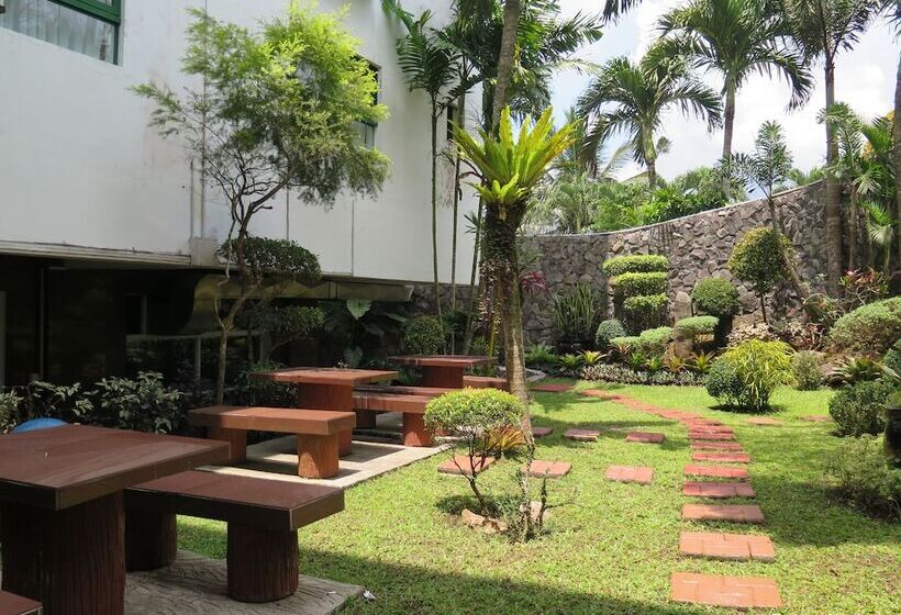 ホテル Emiramona Garden