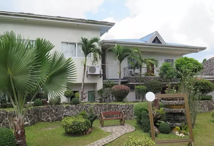 Hotel Emiramona Garden