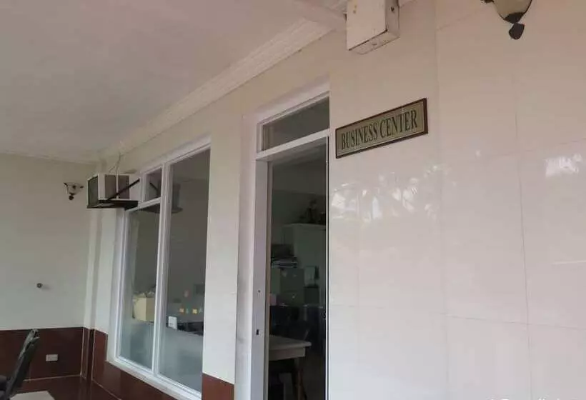 Hotel Emiramona Garden