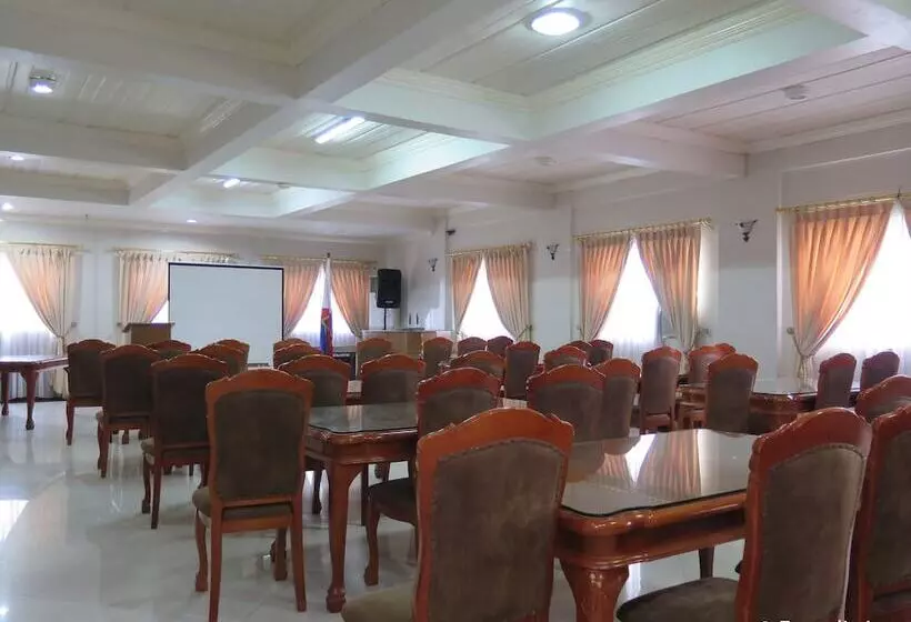 Hotel Emiramona Garden