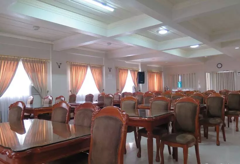 Hotel Emiramona Garden