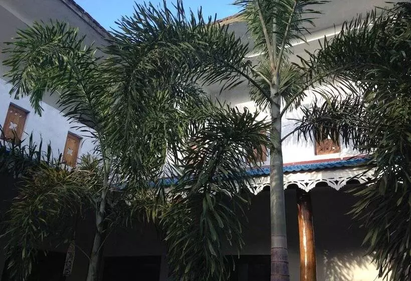 בית מלון כפרי Friends Guesthouse Negombo