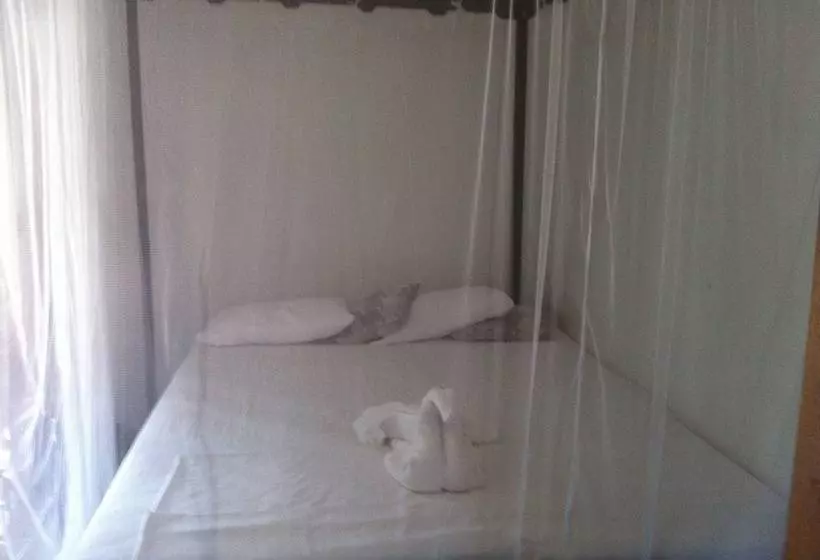 בית מלון כפרי Friends Guesthouse Negombo