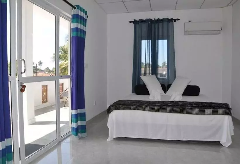 בית מלון כפרי Friends Guesthouse Negombo