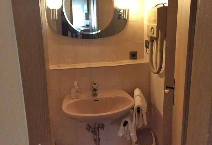 Otel Blackcoms Erika