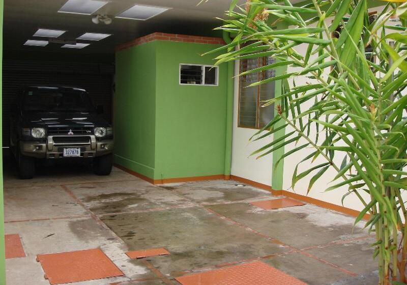 فندق La Guaria Inn & Suites