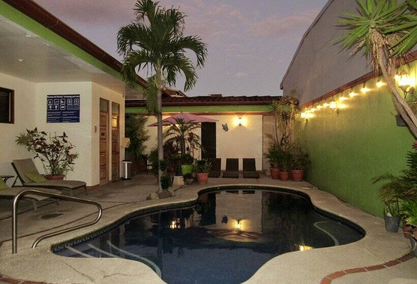 فندق La Guaria Inn & Suites