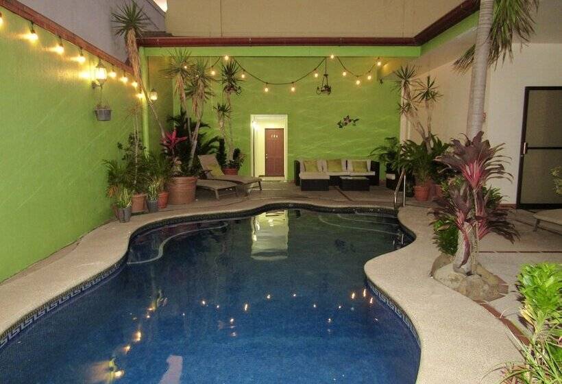 فندق La Guaria Inn & Suites