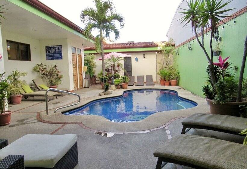 فندق La Guaria Inn & Suites