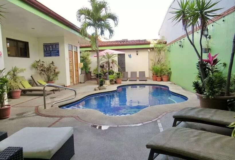 酒店 La Guaria Inn & Suites