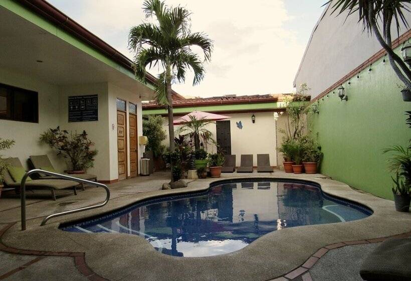 فندق La Guaria Inn & Suites