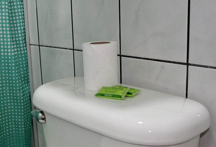 فندق La Guaria Inn & Suites