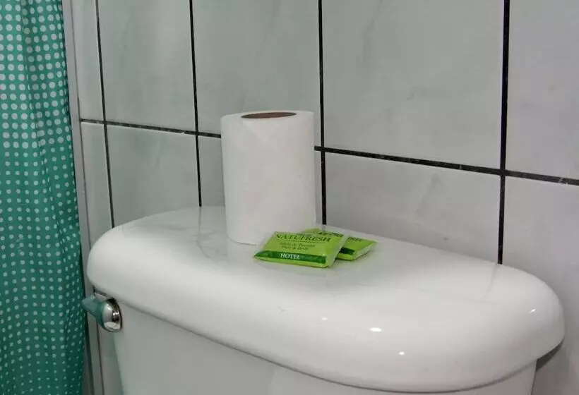 酒店 La Guaria Inn & Suites