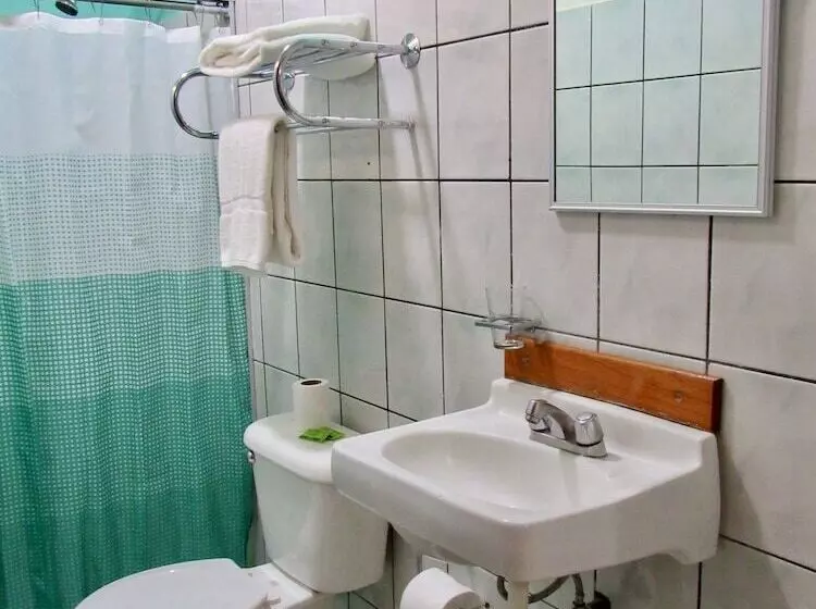 酒店 La Guaria Inn & Suites