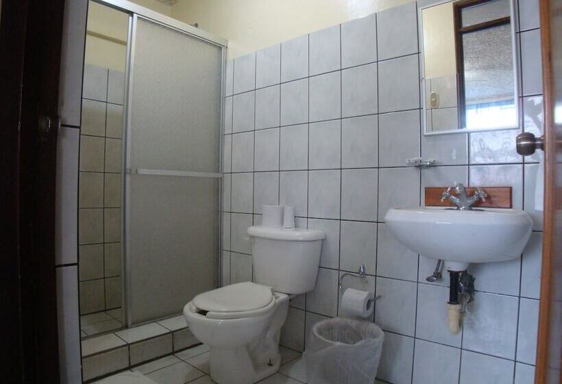 فندق La Guaria Inn & Suites