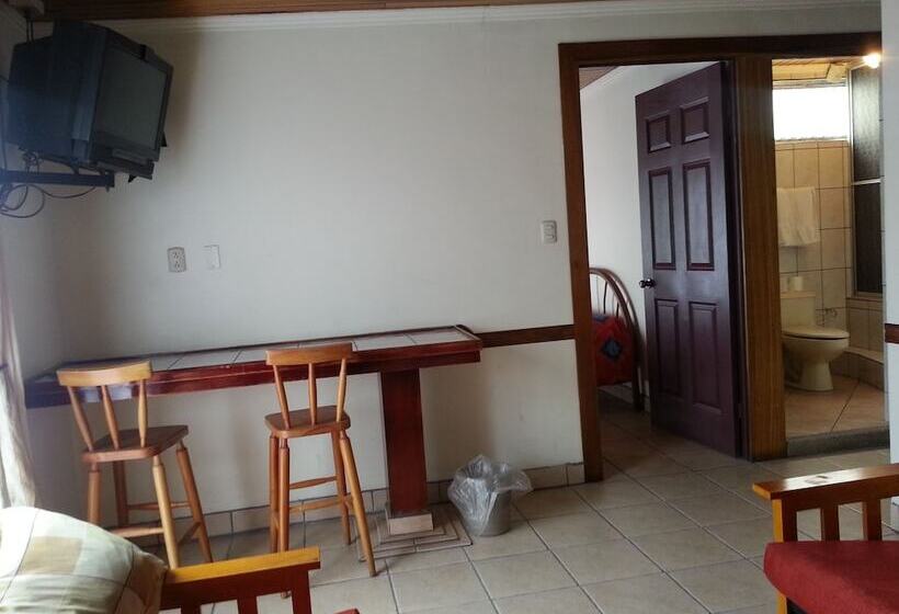 فندق La Guaria Inn & Suites