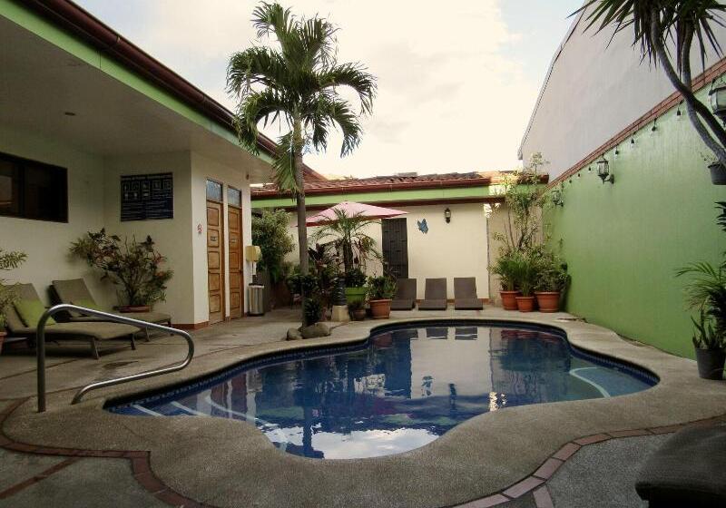 فندق La Guaria Inn & Suites