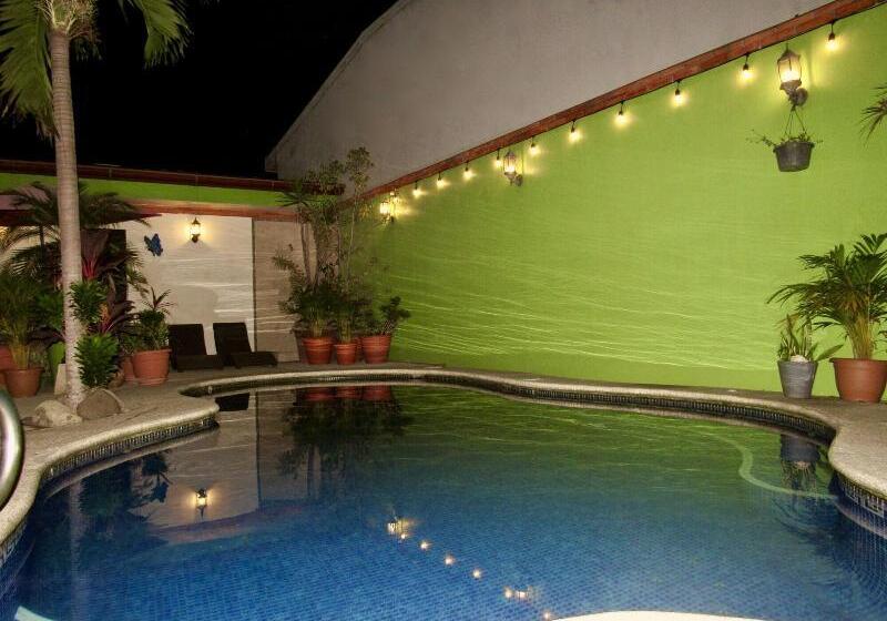 فندق La Guaria Inn & Suites