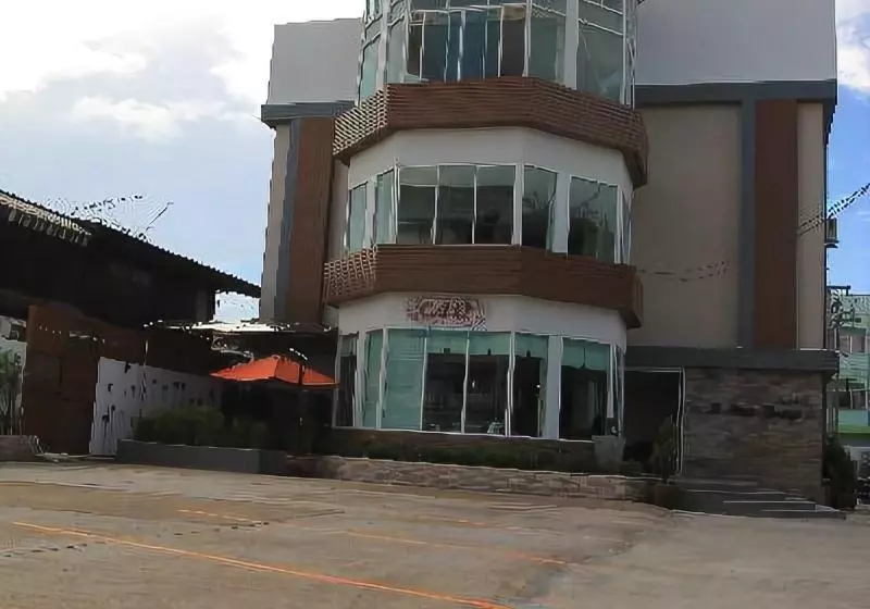 Отель Le Lerts Living