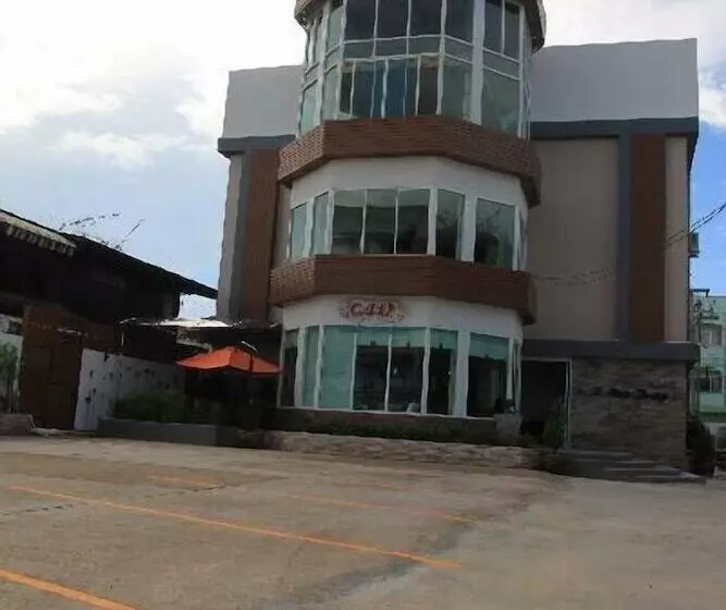 Отель Le Lerts Living