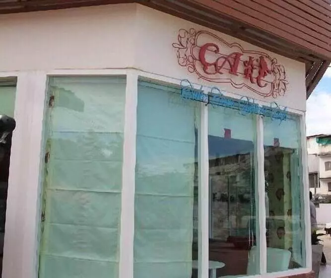 Отель Le Lerts Living