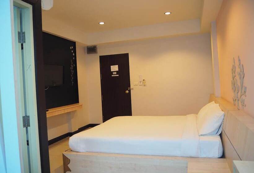 Отель Le Lerts Living