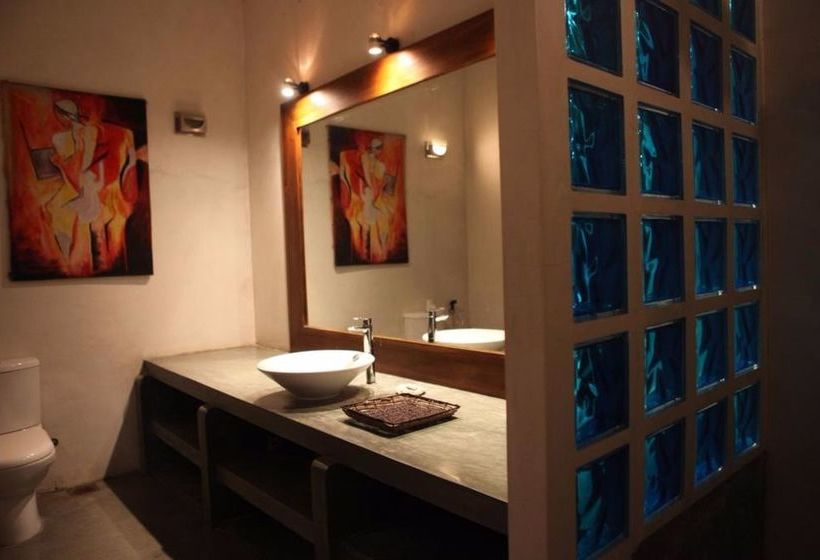 Hotel Mihiri Beach House