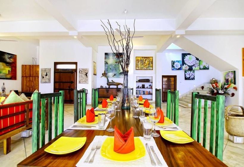 Hotel Mihiri Beach House