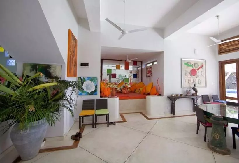 Отель Mihiri Beach House