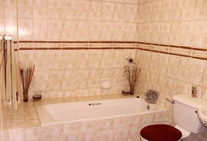 ホテル N4 Guest Lodge