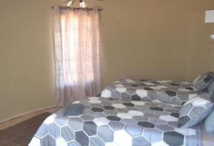 ホテル N4 Guest Lodge