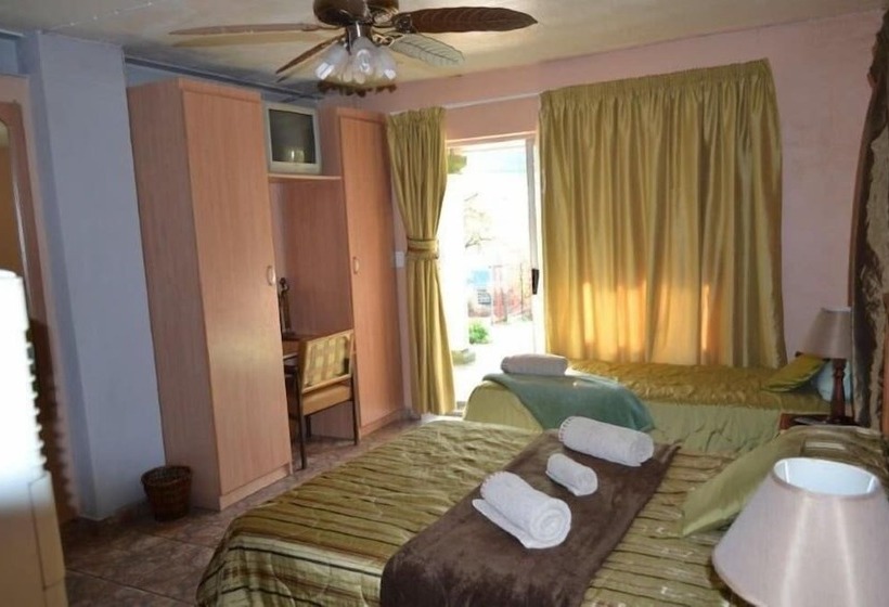 ホテル N4 Guest Lodge