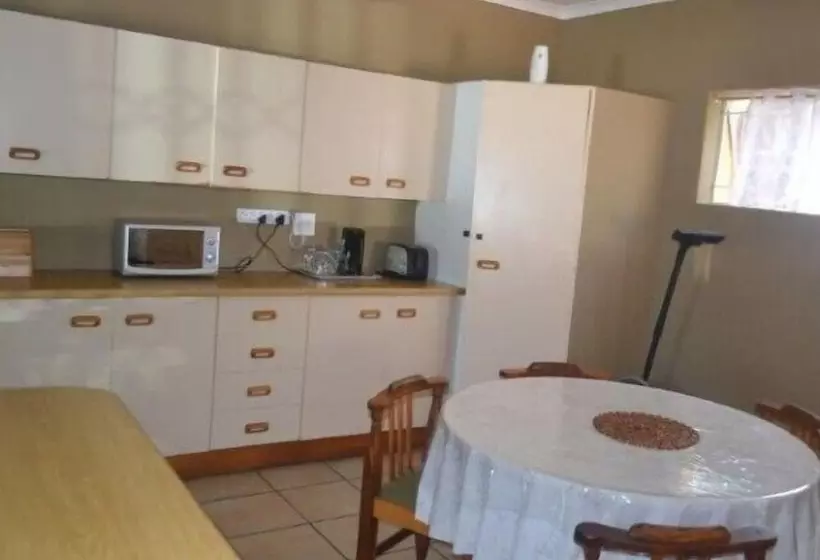 Hotell N4 Guest Lodge