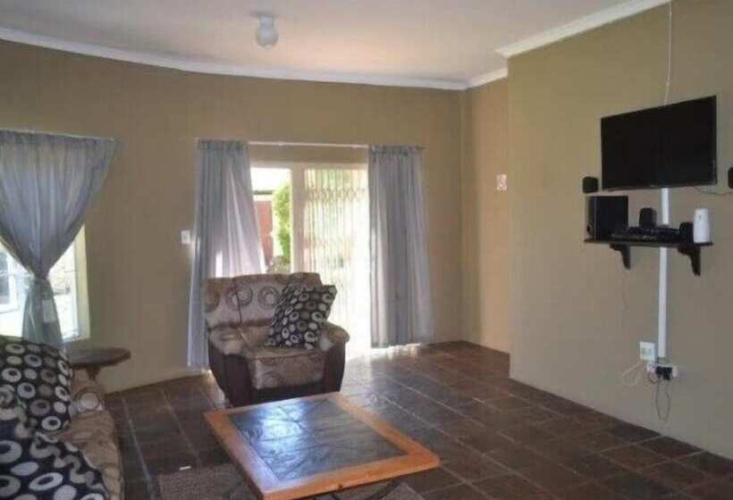 ホテル N4 Guest Lodge