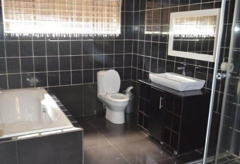 ホテル N4 Guest Lodge