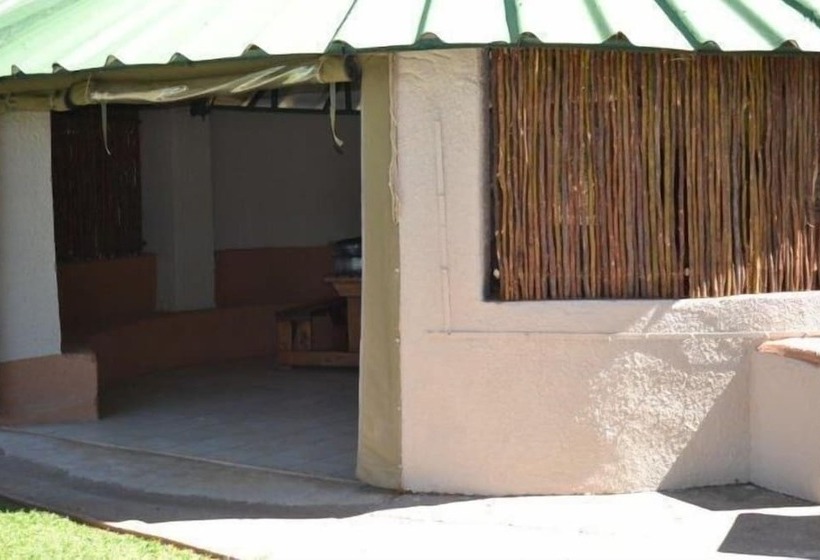 ホテル N4 Guest Lodge