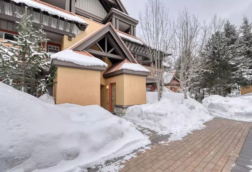 ホテル Sunpath Condos By Whistler Retreats