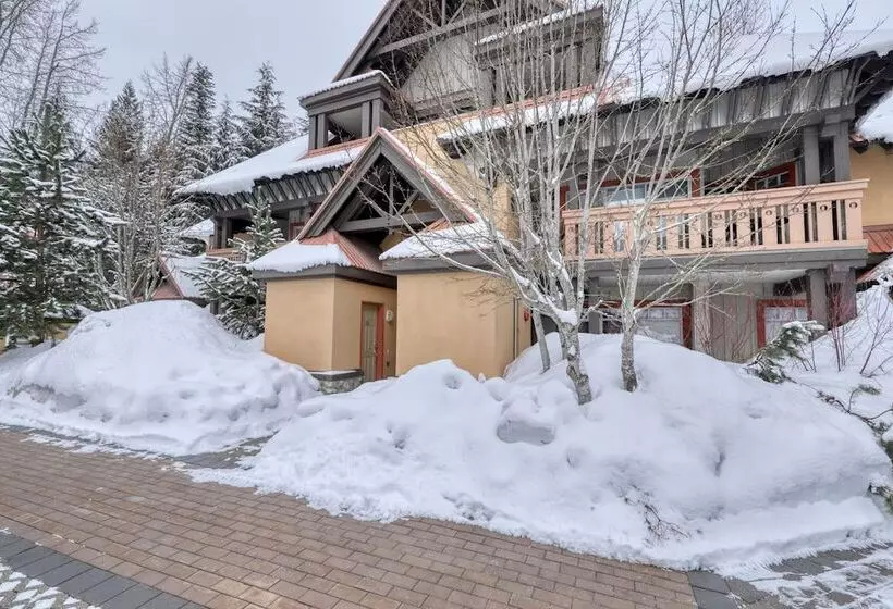 ホテル Sunpath Condos By Whistler Retreats