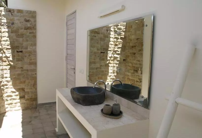 Отель Tamoa Boutique