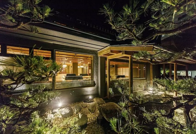 Отель Wakamatsu Chita Hot Spring Resort