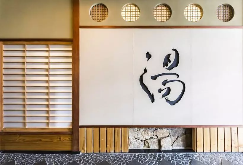 Отель Wakamatsu Chita Hot Spring Resort