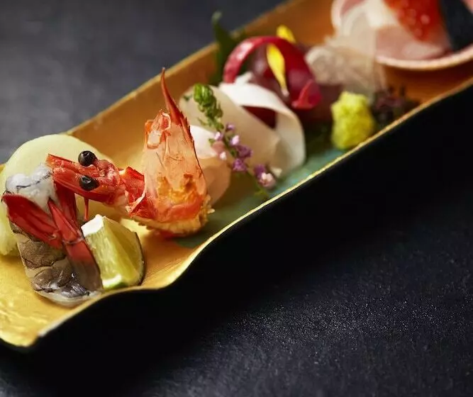 Отель Wakamatsu Chita Hot Spring Resort