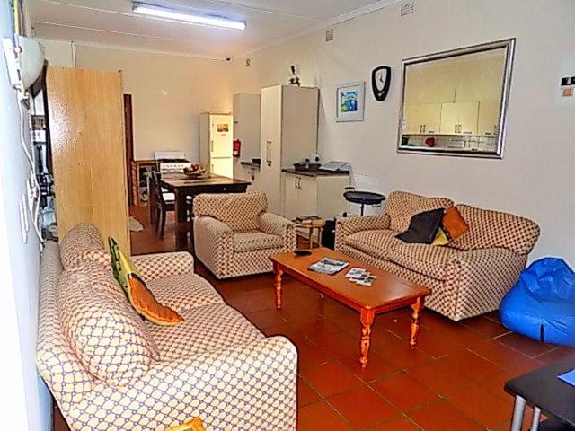 ユースホステル Shark Shacks