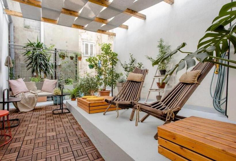 تختخواب و صبحانه Heritage Hotel Antique Split