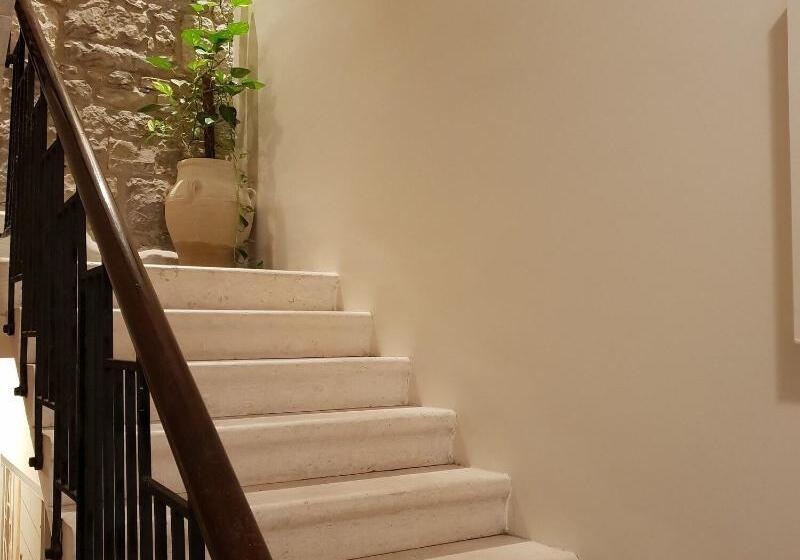 تختخواب و صبحانه Heritage Hotel Antique Split