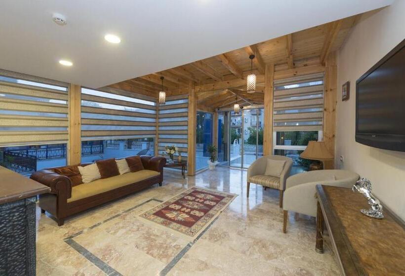 Amore Hotel Teki̇rova