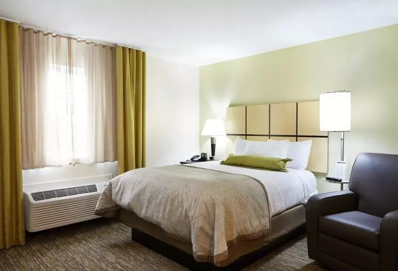 Отель Candlewood Suites Kenedy, An Ihg