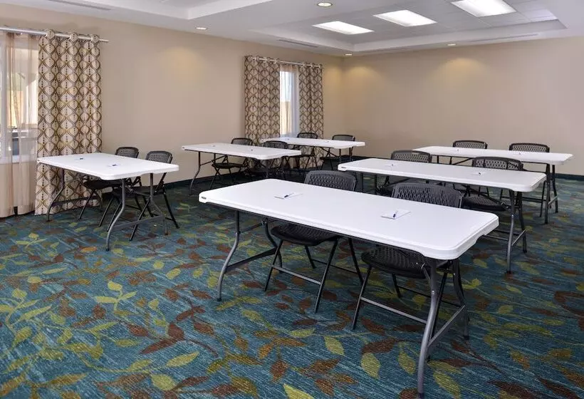 Отель Candlewood Suites Kenedy, An Ihg