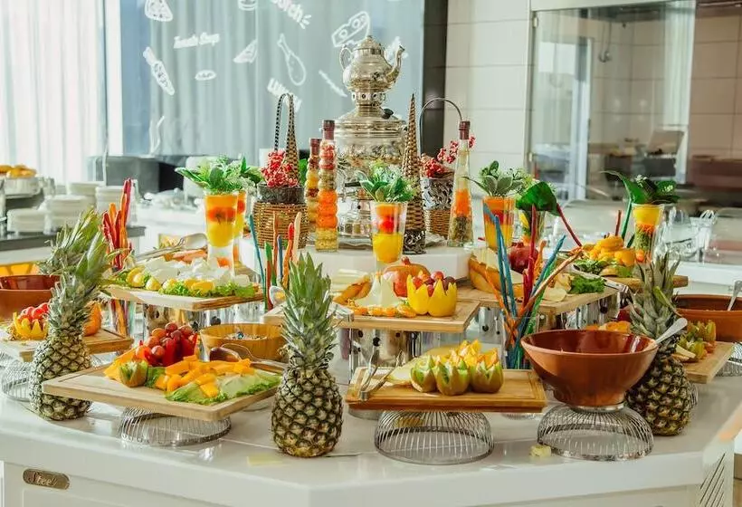 Отель Jrw Welmond